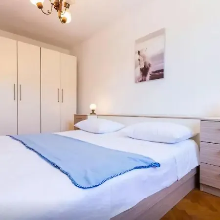 Modernes In Mit Privatem Parkplatz By Interhome Апартаменты Бибинье
